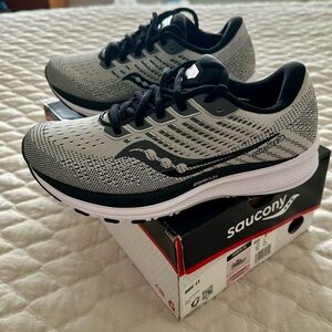 NWT Saucony Ride 13 Size 7